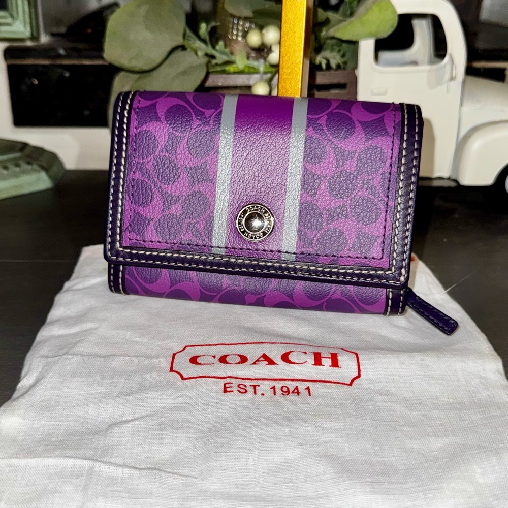 Coach Chelsea BiFold Wallet Signature purple & Gray & dustbag - NWOT - Picture 2 of 16